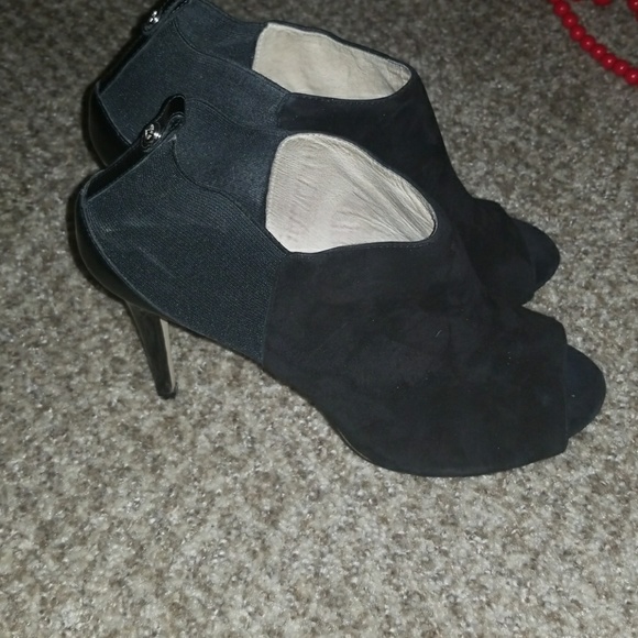 Mk booties - Picture 2 of 3